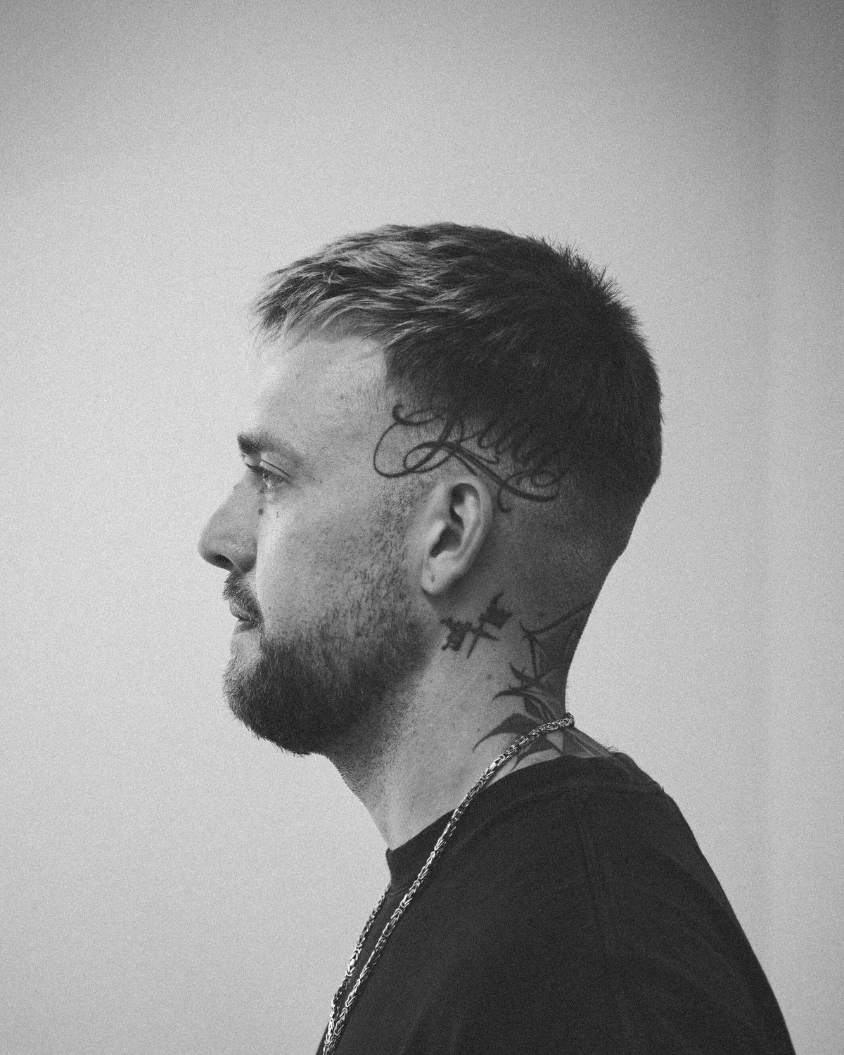 Mafi Jay – Gründer & Tätowierer im Arttractive Aesthetic Tattoos